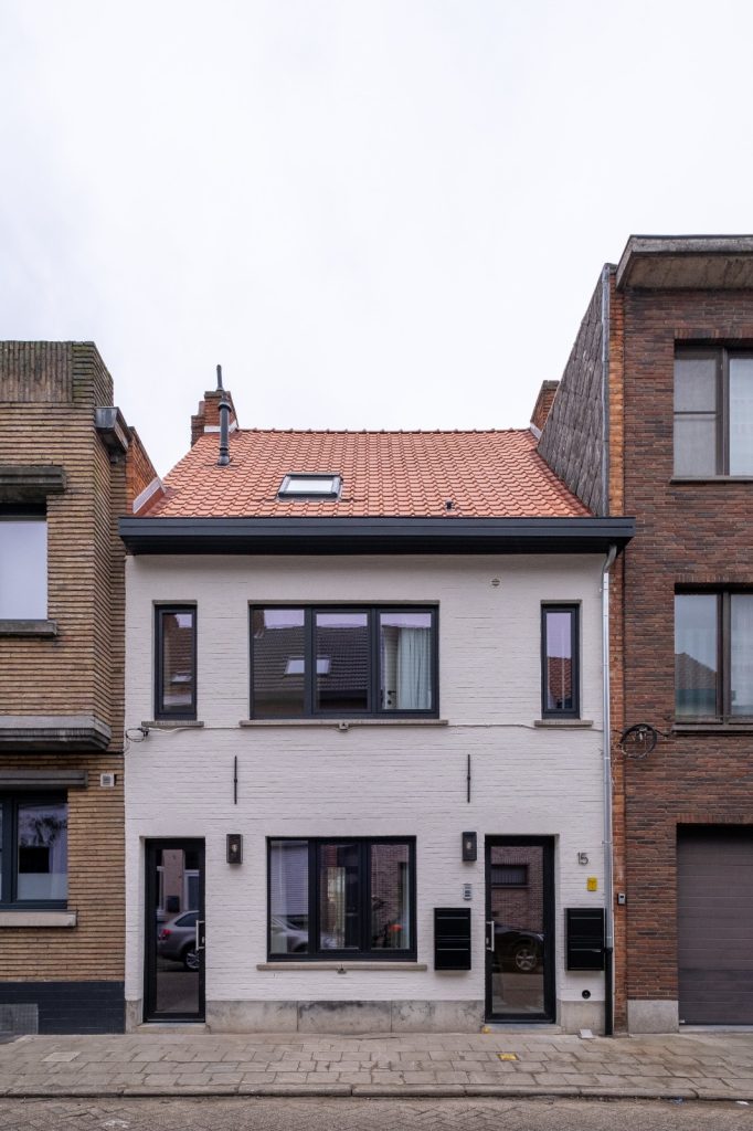 Een gevel geschilderd door ORO Renovaties